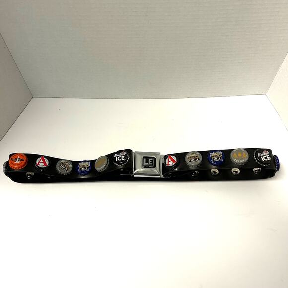 Little Earth Novelty Belt with Seat Belt Style Buckle Bottle Cap Embellished - Picture 1 of 10
